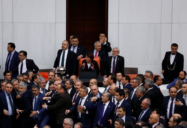 TBMM'DE ANAYASA GÖRÜŞMELERİ MANZARALARI 17
