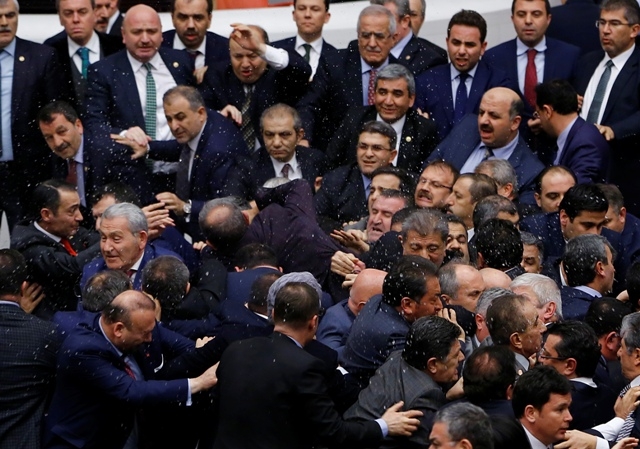 TBMM'DE ANAYASA GÖRÜŞMELERİ MANZARALARI 23