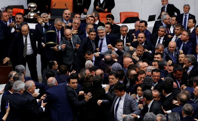 TBMM'DE ANAYASA GÖRÜŞMELERİ MANZARALARI 26