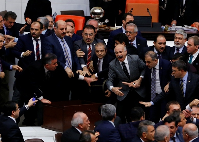 TBMM'DE ANAYASA GÖRÜŞMELERİ MANZARALARI 28