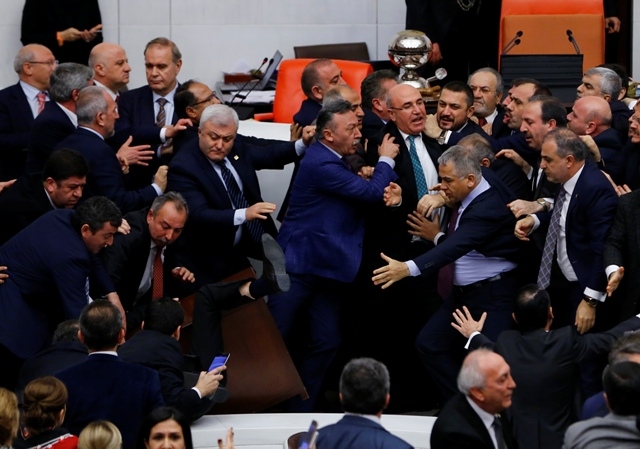 TBMM'DE ANAYASA GÖRÜŞMELERİ MANZARALARI 29