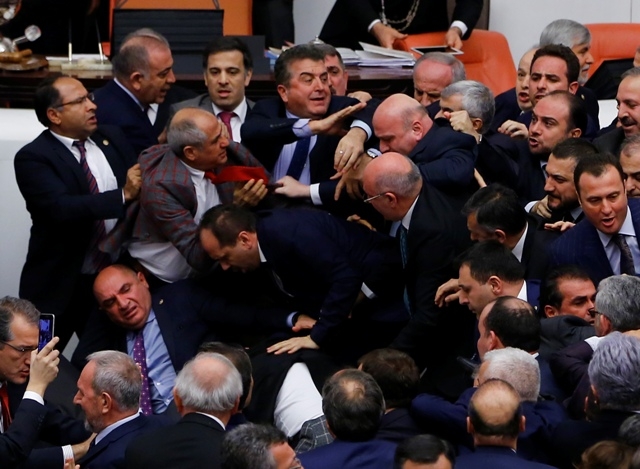 TBMM'DE ANAYASA GÖRÜŞMELERİ MANZARALARI 32