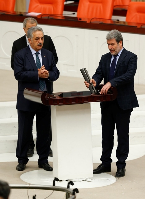 TBMM'DE ANAYASA GÖRÜŞMELERİ MANZARALARI 39