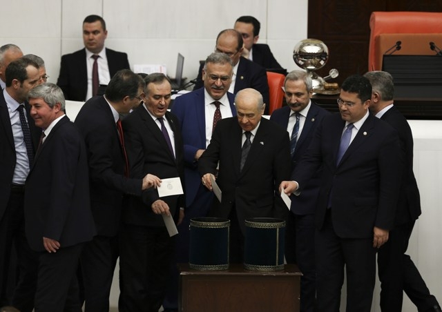 TBMM'DE ANAYASA GÖRÜŞMELERİ MANZARALARI 80