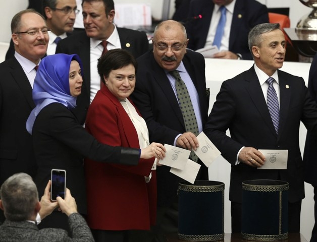 TBMM'DE ANAYASA GÖRÜŞMELERİ MANZARALARI 86
