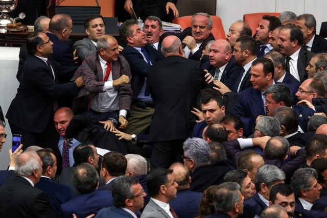 TBMM'DE ANAYASA GÖRÜŞMELERİ MANZARALARI 95