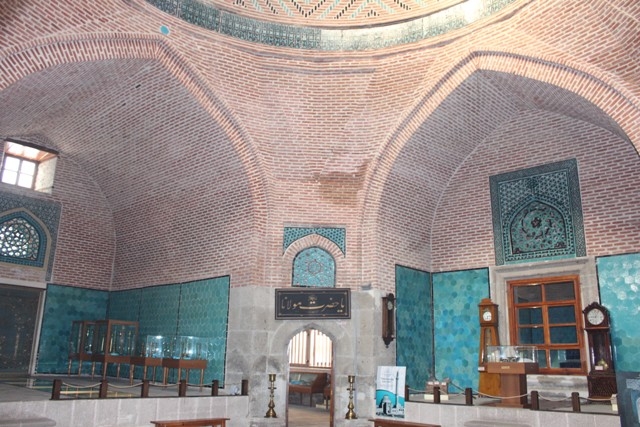 Eski bir Külliye, Sahip Ata Hanigahı 13
