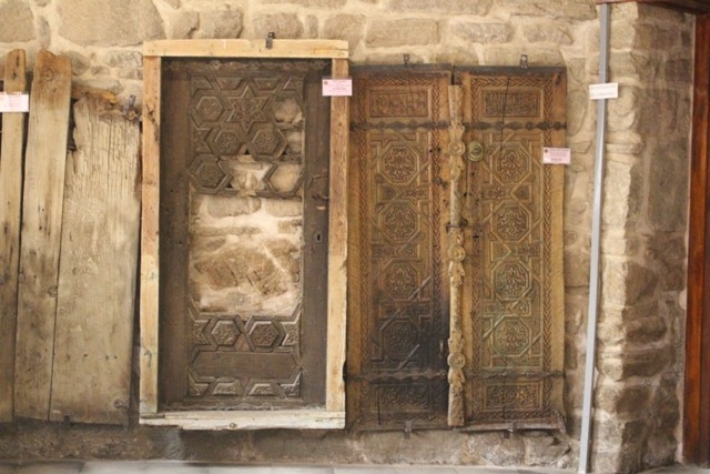 Eski bir Külliye, Sahip Ata Hanigahı 22