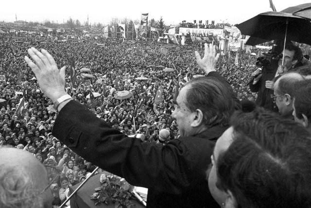 Liderlerin eski miting fotoğrafları 13