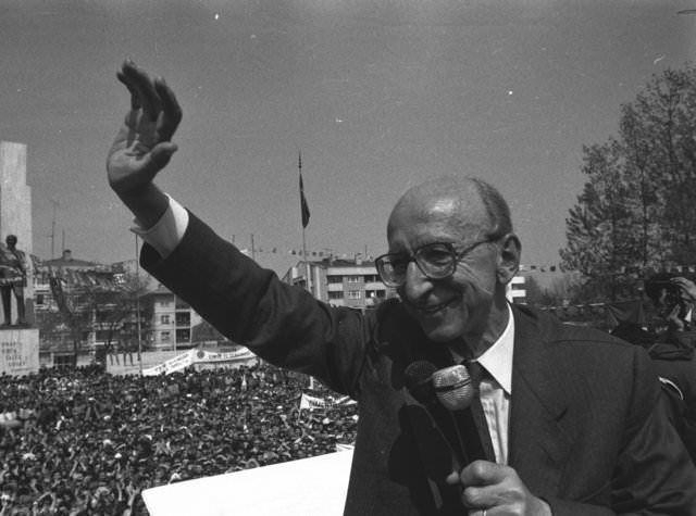 Liderlerin eski miting fotoğrafları 18