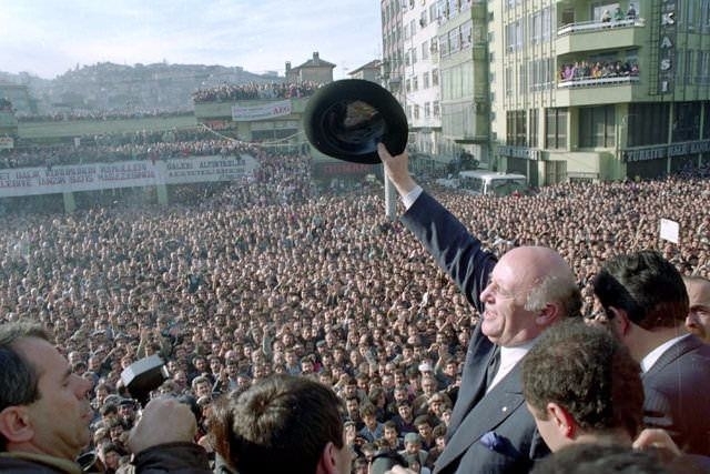 Liderlerin eski miting fotoğrafları 21