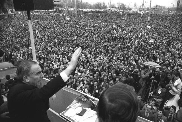 Liderlerin eski miting fotoğrafları 8