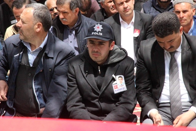 Şehit polis Azam Güdendede son yolculuğuna uğurlandı 10