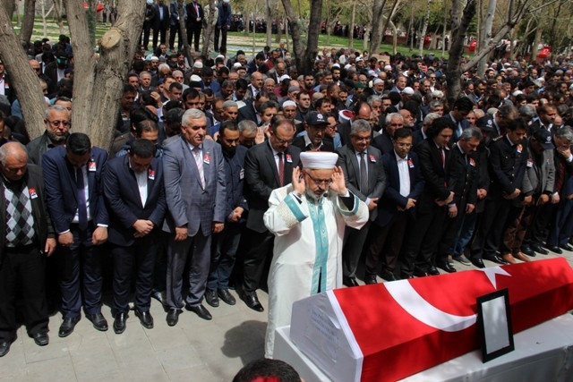 Şehit polis Azam Güdendede son yolculuğuna uğurlandı 14