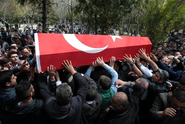 Şehit polis Azam Güdendede son yolculuğuna uğurlandı