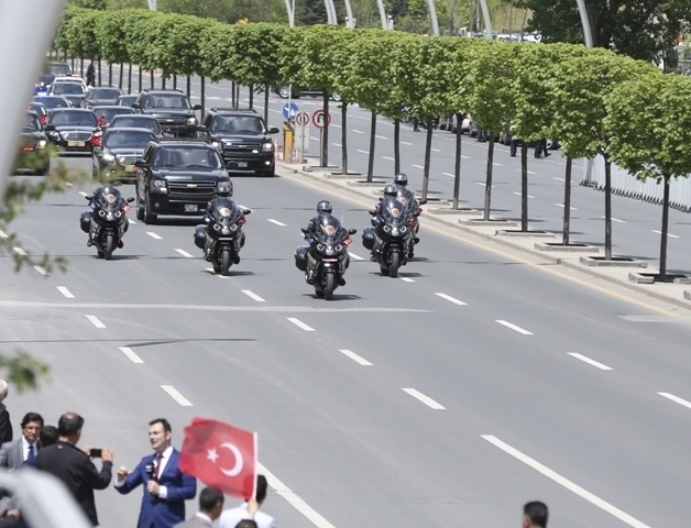 Milletin adamı Milletin partisine geri döndü 1