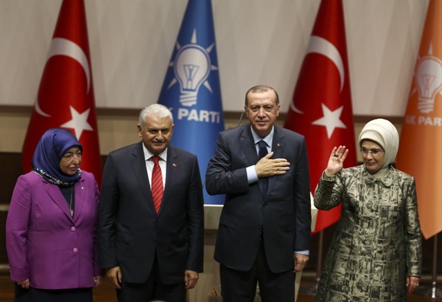 Milletin adamı Milletin partisine geri döndü 45
