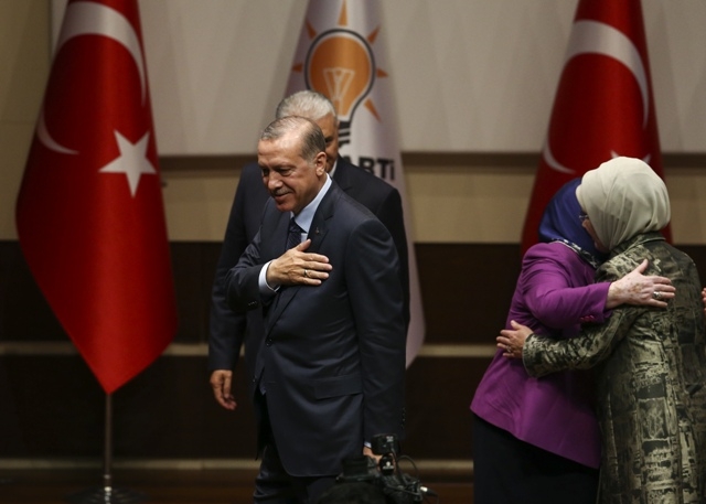 Milletin adamı Milletin partisine geri döndü 50