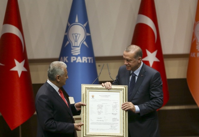 Milletin adamı Milletin partisine geri döndü 53