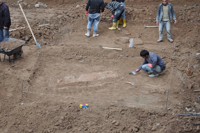 inşaattan mezar çıktı! 3
