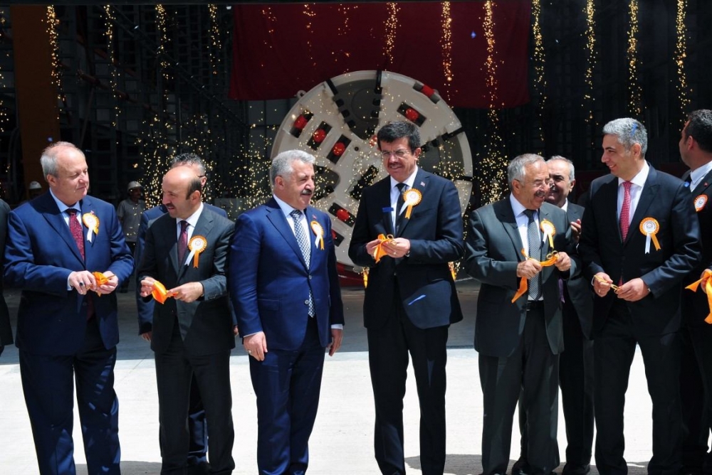 İlk yerli tünel açma makinesi tanıtıldı 11