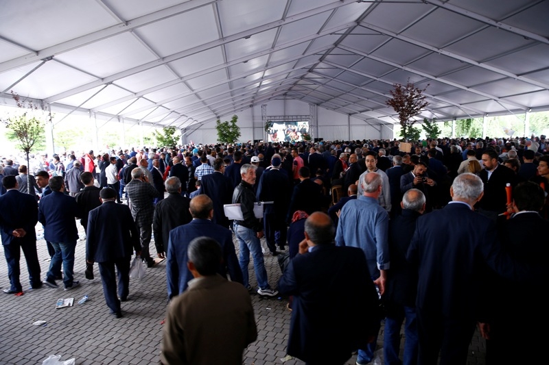 Erdoğan AK Parti Genel Başkanı oldu 10