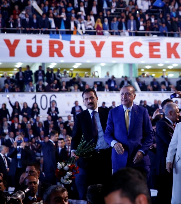 Erdoğan AK Parti Genel Başkanı oldu 13