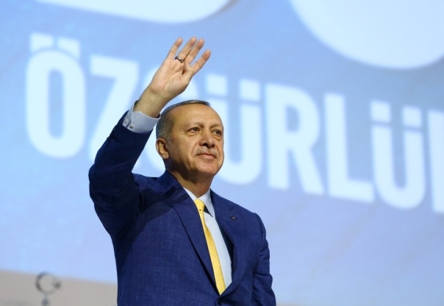 Erdoğan AK Parti Genel Başkanı oldu 47