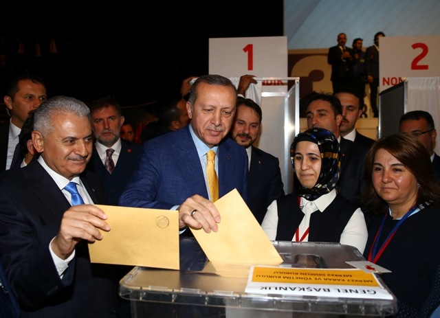 Erdoğan AK Parti Genel Başkanı oldu 62