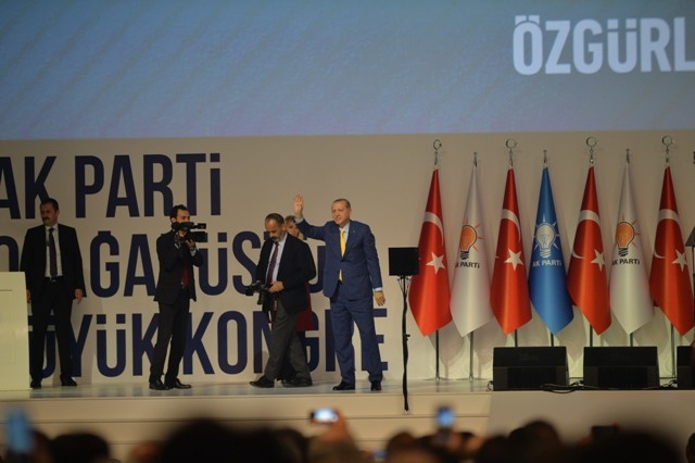 Erdoğan AK Parti Genel Başkanı oldu 64