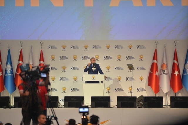 Erdoğan AK Parti Genel Başkanı oldu 69