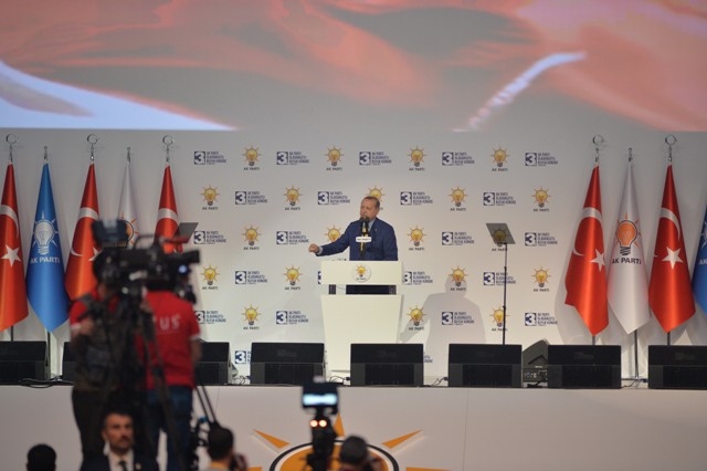 Erdoğan AK Parti Genel Başkanı oldu 71