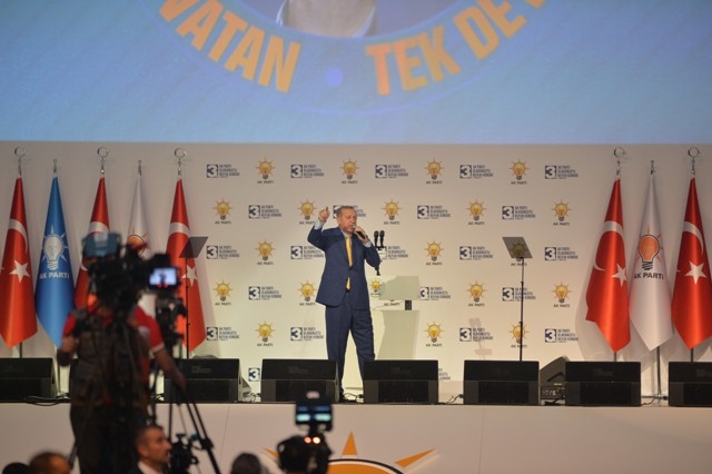Erdoğan AK Parti Genel Başkanı oldu 76