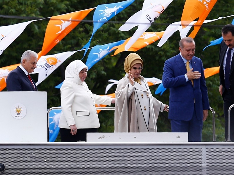 Erdoğan AK Parti Genel Başkanı oldu 8