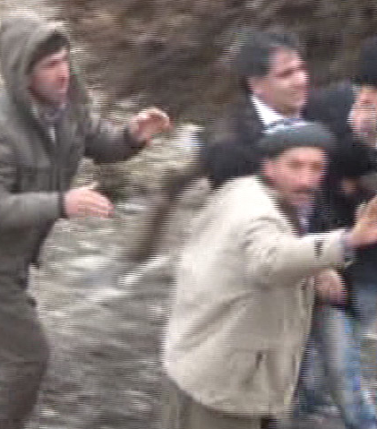 Yaşlı adam Kaymakama böyle siper oldu 12