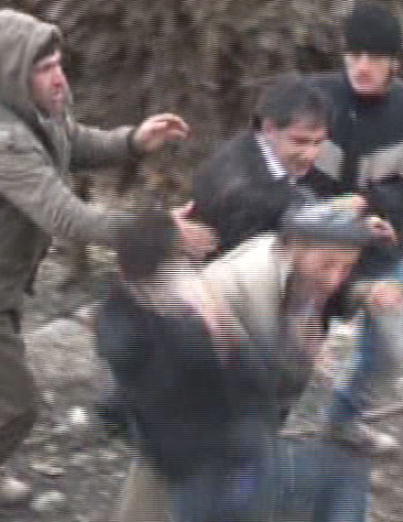Yaşlı adam Kaymakama böyle siper oldu 17
