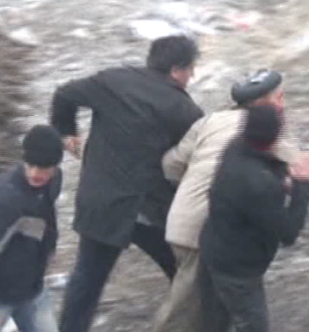 Yaşlı adam Kaymakama böyle siper oldu 9
