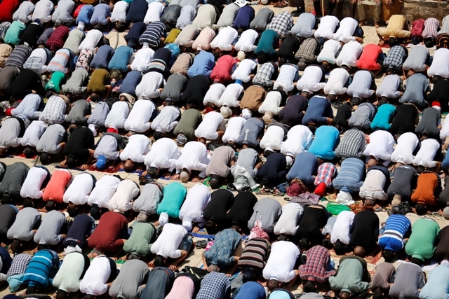 Mescid-i Aksa'da 300 bin kişilik cuma namazı 10