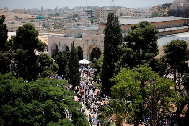 Mescid-i Aksa'da 300 bin kişilik cuma namazı 4
