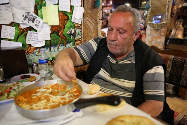 Menemenseverlerin lezzet durağı: "Çakallı" 7