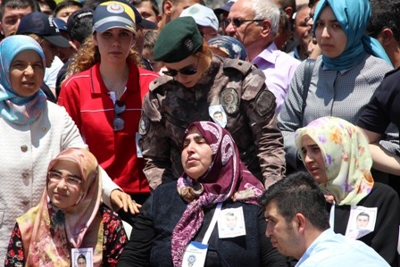 Karamanlı şehit polis son yolculuğuna uğurlandı 10