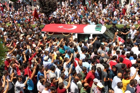 Karamanlı şehit polis son yolculuğuna uğurlandı 12