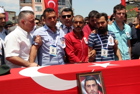 Karamanlı şehit polis son yolculuğuna uğurlandı 9