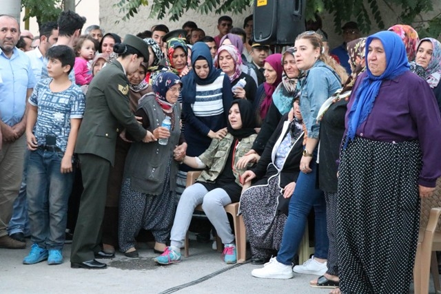 ŞEHİT HALİS ÖZCENGİZ TOPRAĞA VERİLDİ 16
