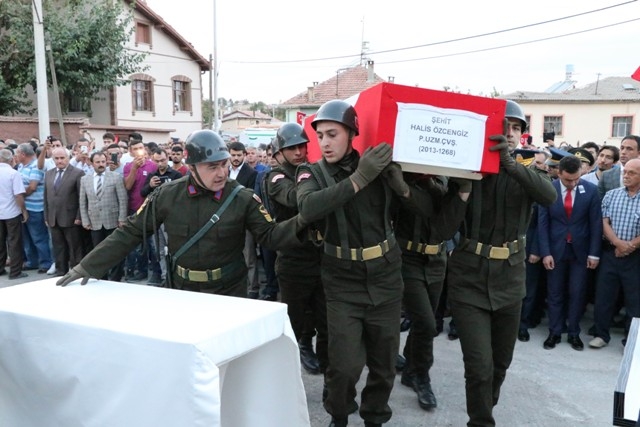 ŞEHİT HALİS ÖZCENGİZ TOPRAĞA VERİLDİ 19