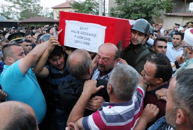 ŞEHİT HALİS ÖZCENGİZ TOPRAĞA VERİLDİ