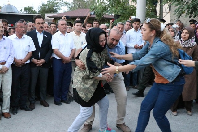 ŞEHİT HALİS ÖZCENGİZ TOPRAĞA VERİLDİ 9