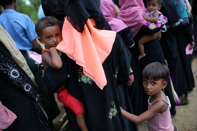 Myanmar'dan kaçmaya çalışan daha binlerce Arakanlı Müslüman var 103
