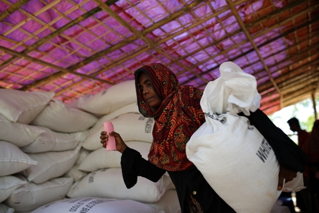 Myanmar'dan kaçmaya çalışan daha binlerce Arakanlı Müslüman var 105