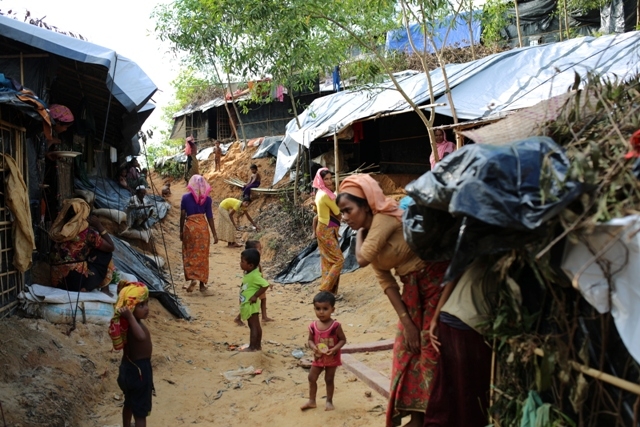 Myanmar'dan kaçmaya çalışan daha binlerce Arakanlı Müslüman var 110